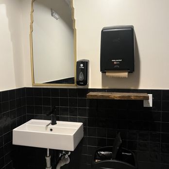 Telva at The Ridge - Nice bathroom - Breakfast & Brunch Near Me - Webster Groves, Missouri Telva at The Ridge - Nice bathroom - Breakfast & Brunch Near Me - Webster Groves, Missouri
