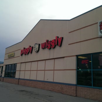 Piggly Wiggly - the outside of a restaurant - Grocery Near Me - Swansboro, North Carolina Piggly Wiggly - the outside of a restaurant - Grocery Near Me - Swansboro, North Carolina