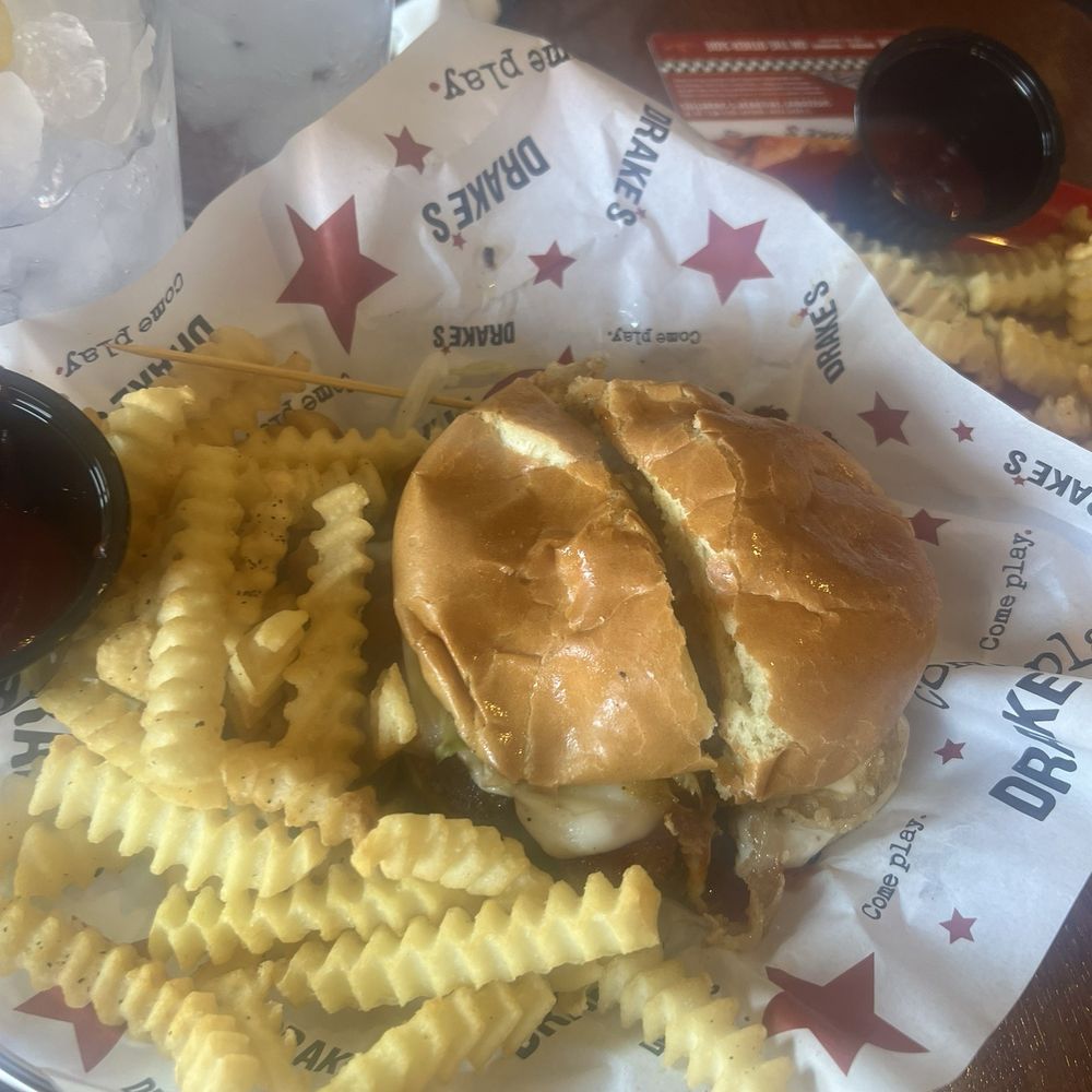 Drake's - BBQ burger - Burgers Near Me - Florence, Kentucky