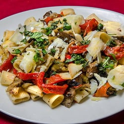 Al Dente - Salade de macaroni aux légumes marinés