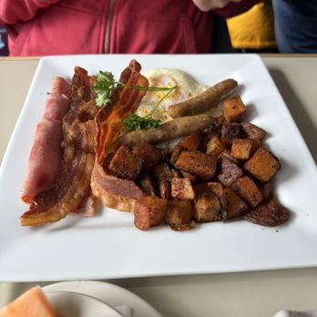 Savanna Restaurant Lakeview - Meat Platter Combo - Breakfast & Brunch Near Me - Chicago, Illinois Savanna Restaurant Lakeview - Meat Platter Combo - Breakfast & Brunch Near Me - Chicago, Illinois