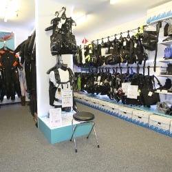 Tauchsport bluesub - Neopren und Jackets in großer Auswahl