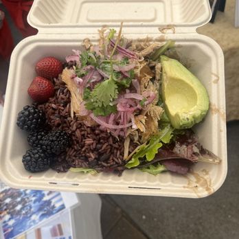 Yaqueline y Su Sabor Cubano - Chicken Bistec bowl - Caterers Near Me Yaqueline y Su Sabor Cubano - Chicken Bistec bowl - Caterers Near Me