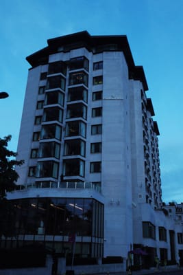 Four Seasons Hotel London at Park Lane by null
