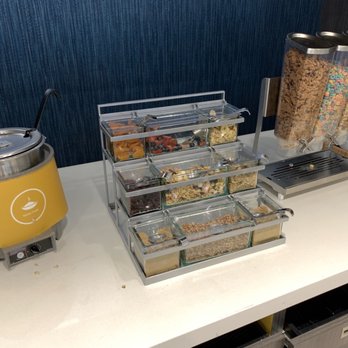 Home2 Suites by Hilton Temecula - The breakfast selection was disappointing. Here's the oatmeal/cereal - Hotels Near Me - Temecula, California