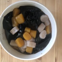 Grass jelly with taro Grass jelly with taro