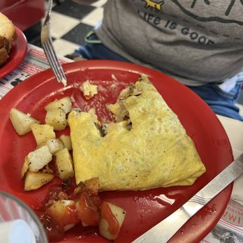 Martha's Diner - Trenton omelette - American Near Me - Ellsworth, Maine