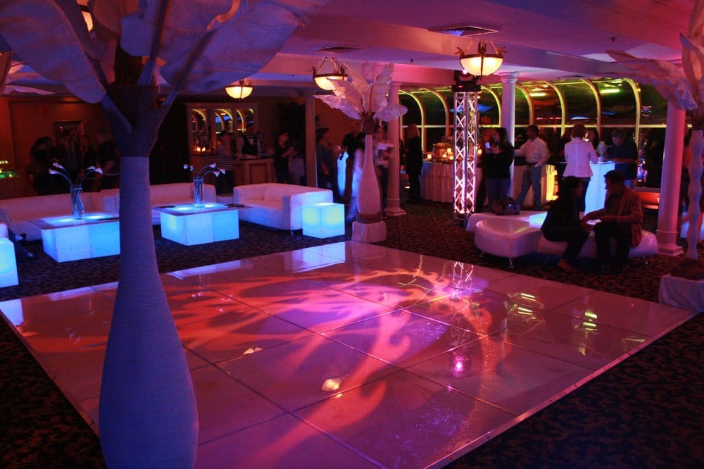 NEW YORK LOUNGE DECOR Updated June 2024 11 Michael Ave, Farmingdale