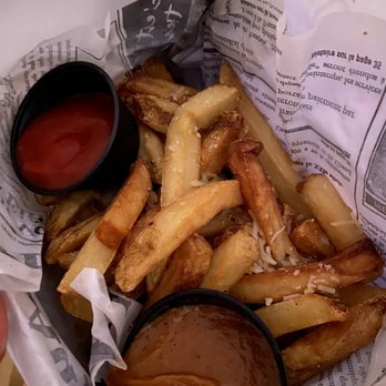 Noodle Revolution - Frites with peanut sauce - Thai Near Me - Westerly, Rhode Island