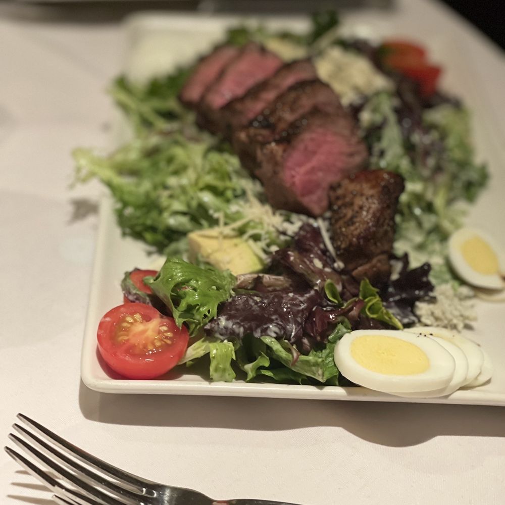 Sullivan's Steakhouse - Chophouse salad w/steak - Steakhouses Near Me - Leawood, Kansas Sullivan's Steakhouse - Chophouse salad w/steak - Steakhouses Near Me - Leawood, Kansas