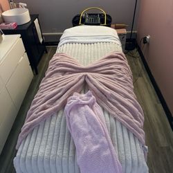 Belamour Aesthetics - Head spa / bed