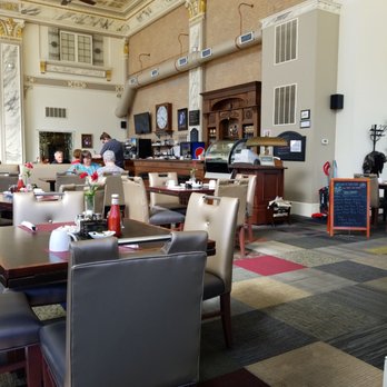 Dali's Cafe - Breakfast & Brunch Near Me - Manitowoc, Wisconsin