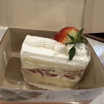 Queen's Bakery - Slice of Strawberry cake - Bakeries Near Me - Los Angeles, California