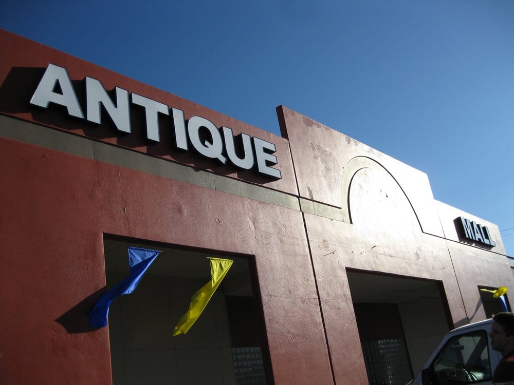ANTIQUE MALL OF SAN ANTONIO CLOSED 13032 Nacogdohes Rd, San Antonio, Texas Antiques