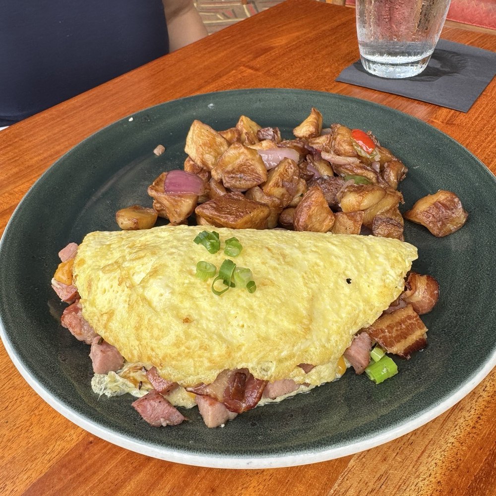 Hula Grill Waikiki - Kama'aina Omlette - Hawaiian Near Me - Honolulu, Hawaii Hula Grill Waikiki - Kama'aina Omlette - Hawaiian Near Me - Honolulu, Hawaii