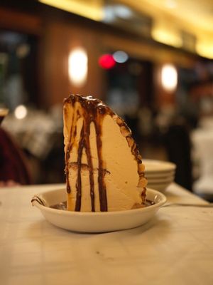 Gibsons Bar & Steakhouse by null