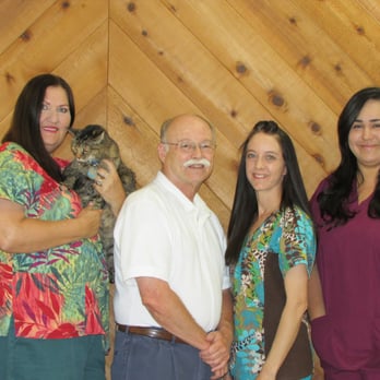 Camarosa Veterinary Clinic - Camarosa Veterinary Staff - Veterinarians Near Me - Camarillo, California Camarosa Veterinary Clinic - Camarosa Veterinary Staff - Veterinarians Near Me - Camarillo, California