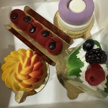 Nutriente Pastry Studio - Dark Chocolate Cherry Mousse, Lavender and Lychee, Earl Grey and Passionfruit, Matcha and Green Apple - Patisserie/Cake Shop Near Me - Las Vegas, Nevada