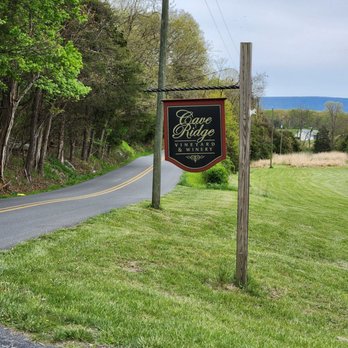 Cave Ridge Vineyard - Entrance - Wineries Near Me - Mount Jackson, Virginia