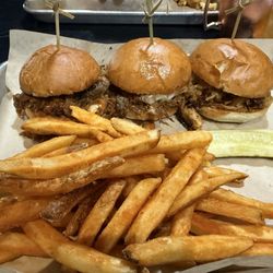Red’s American Grill - Pulled pork slider (only on special)