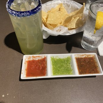 Abuelo's Mexican Restaurant - Chips salsa and La Grandeza Margarita - Rocks or Frozen - Mexican Near Me - Fort Worth, Texas