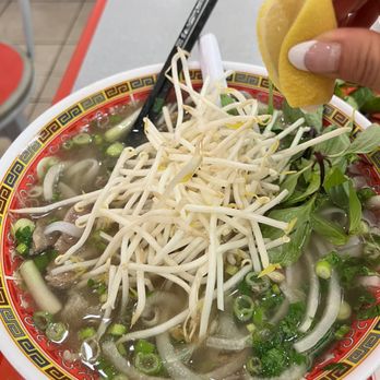 Quan Ngon - Pho Duoi Bo #6 - Vietnamese Near Me - San Jose, California Quan Ngon - Pho Duoi Bo #6 - Vietnamese Near Me - San Jose, California