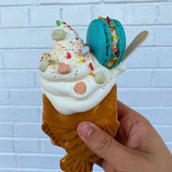 Omg Squee - Cereal Milk Soft Serve add Cereal Milk macaron - Desserts Near Me - Austin, Texas Omg Squee - Cereal Milk Soft Serve add Cereal Milk macaron - Desserts Near Me - Austin, Texas