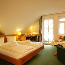Hotel Berlins KroneLamm - DZ "Burgblick" im Hotel Krone