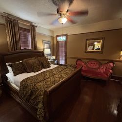 Cedar House Inn