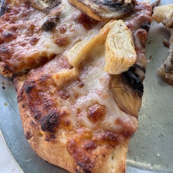 Central Station - Personal Mushroom pizza - Barbeque Near Me - Fillmore, California