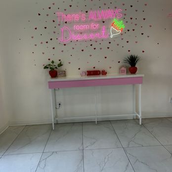 Dipped By Dee - Sign - Desserts Near Me - Las Vegas, Nevada