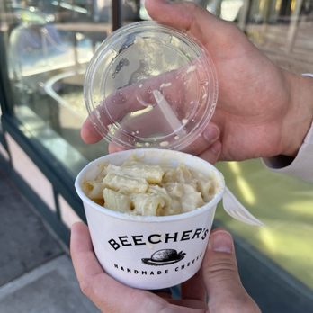 Beecher's Handmade Cheese - World's Best Mac and Cheese Small - Cheese Shops Near Me - Seattle, Washington Beecher's Handmade Cheese - World's Best Mac and Cheese Small - Cheese Shops Near Me - Seattle, Washington