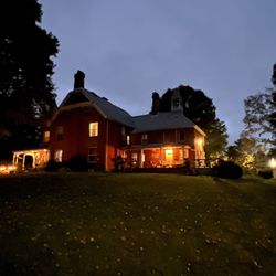 Brickhouse of Somerset - Exterior of the 1888 home.