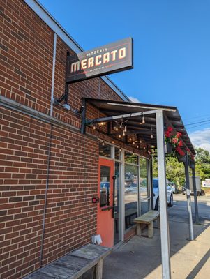 Pizzeria Mercato by null
