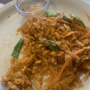 Original Thai Noho Restaurant - Pad Thai Noodle Lunch Special - Thai Near Me - San Fernando Valley, California