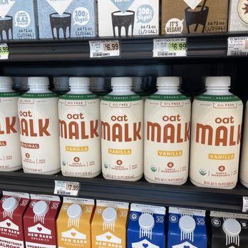 Vintage Grocers - a shelf of milk in a grocery store - Grocery Near Me - Malibu, California Vintage Grocers - a shelf of milk in a grocery store - Grocery Near Me - Malibu, California