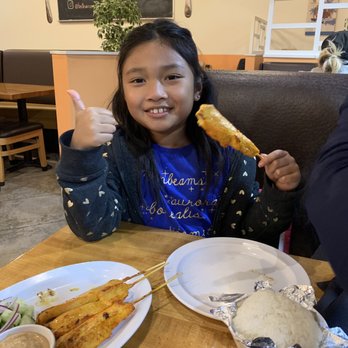 Boonsee Thai Kitchen - Norco - So good this lovely little girl  love it here - Thai Near Me - Norco, California