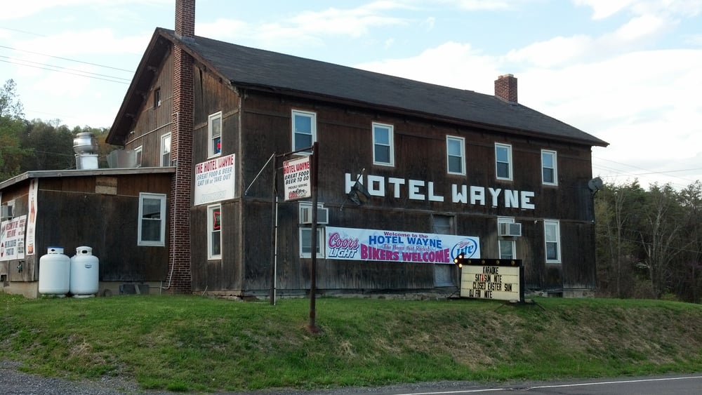 HOTEL WAYNE Updated August 2024 3559 US Hwy 522 S, Mc Veytown, Pennsylvania Dive Bars