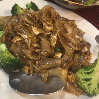 Min's Kitchen - Thai Near Me - La Canada Flintridge, California