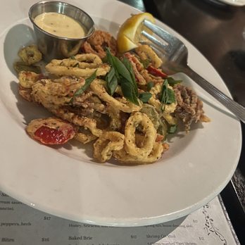 Ivy Restaurant - Fried Calamari - Seafood Near Me - Wheaton, Illinois
