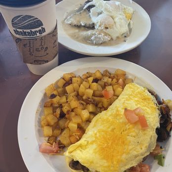 Shakabrah Java - Loco moco & bacon, avo, cheese omelette - American Near Me - Tacoma, Washington Shakabrah Java - Loco moco & bacon, avo, cheese omelette - American Near Me - Tacoma, Washington