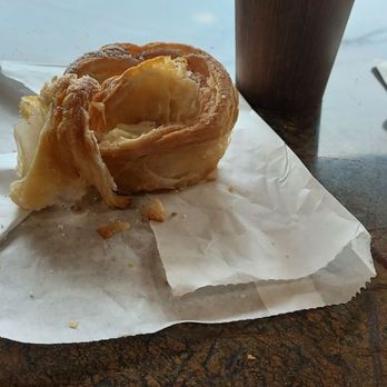 Bigfoots Beach House - Cruffin...buttery - Coffee & Tea Near Me - Depoe Bay, Oregon