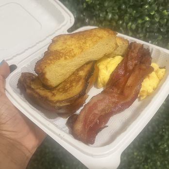 Highlands Cafè and Grill - Brioche French Toast - Coffee & Tea Near Me - Washington, DC, District of Columbia Highlands Cafè and Grill - Brioche French Toast - Coffee & Tea Near Me - Washington, DC, District of Columbia