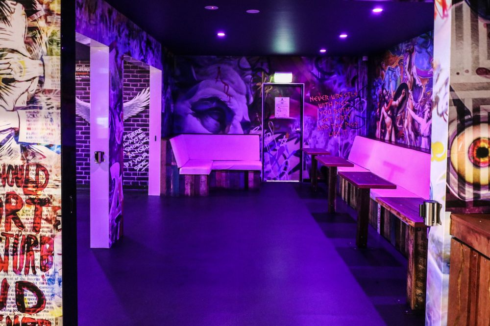 SMOKE N LEATHER Updated October 2024 410 Charlton Esplanade, Hervey