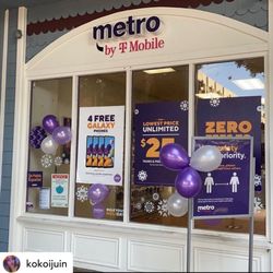 Metro By T Mobile - Front of the metro by t mobile store on Greenleaf Ave. in Whittier