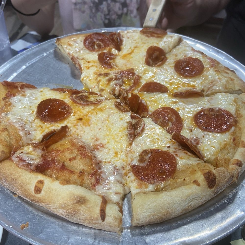 Luigis Pizza - Pepperoni with extra cheese - Italian Near Me - Gatlinburg, Tennessee Luigis Pizza - Pepperoni with extra cheese - Italian Near Me - Gatlinburg, Tennessee