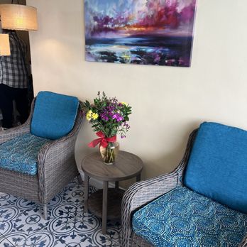 Cliff House Inn - Lobby - Hotels Near Me - Ventura, California