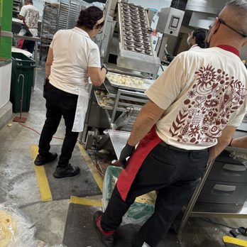 Mercado Gonzalez - Making flour tortillas - Mexican Near Me - Costa Mesa, California Mercado Gonzalez - Making flour tortillas - Mexican Near Me - Costa Mesa, California