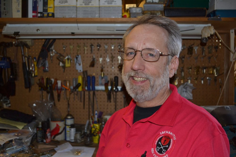 DAVE KERR LOCKSMITH SERVICE Updated October 2024 New Albany, Indiana Keys & Locksmiths