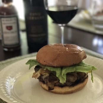 Sonoma County Meat Co - 80/20 Locally sourced grassfed ground beef makes for a delicious burger - Butcher Near Me - Santa Rosa, California Sonoma County Meat Co - 80/20 Locally sourced grassfed ground beef makes for a delicious burger - Butcher Near Me - Santa Rosa, California